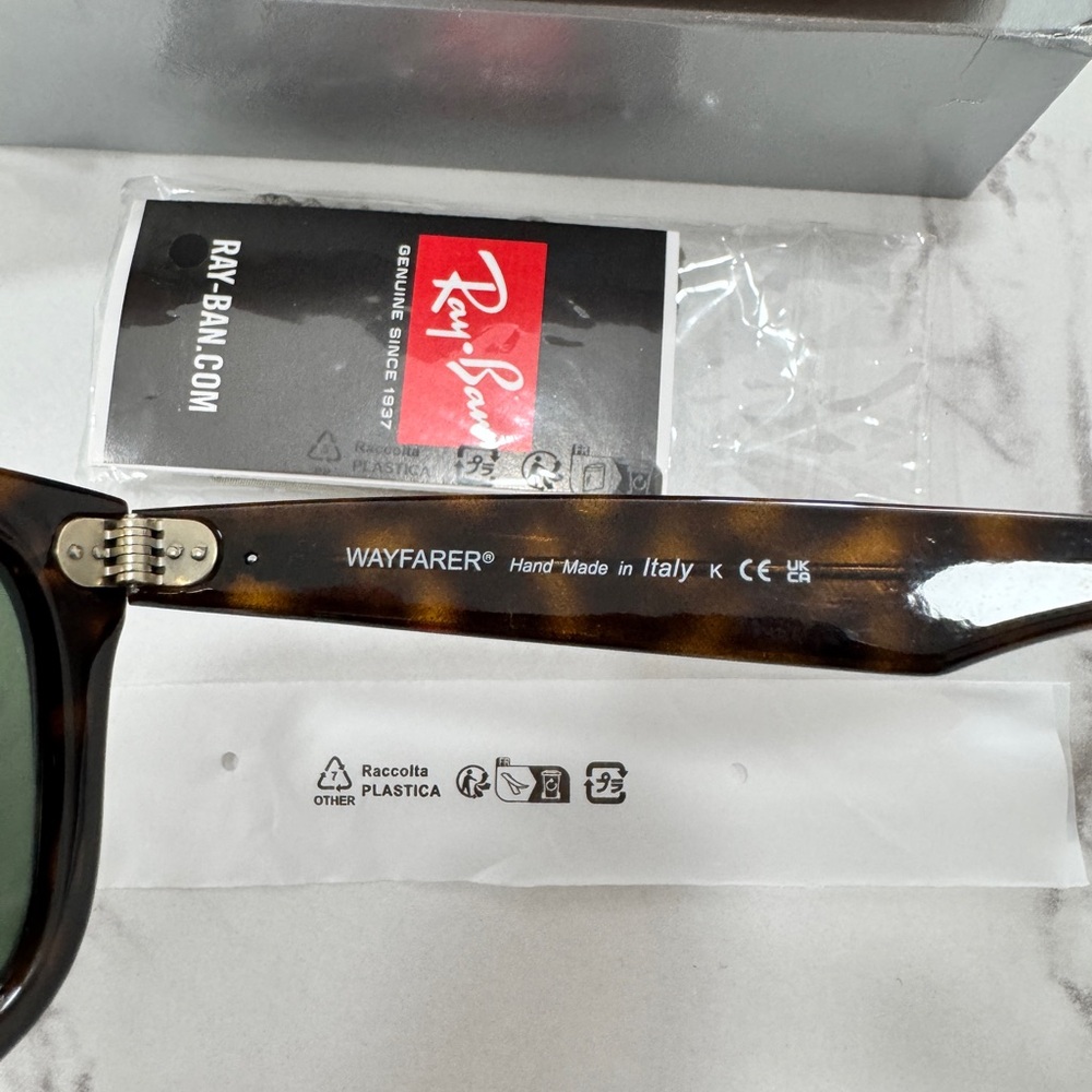 NEW Ray-Ban Wayfarer Unisex Sunglasses - Picture 6 of 10